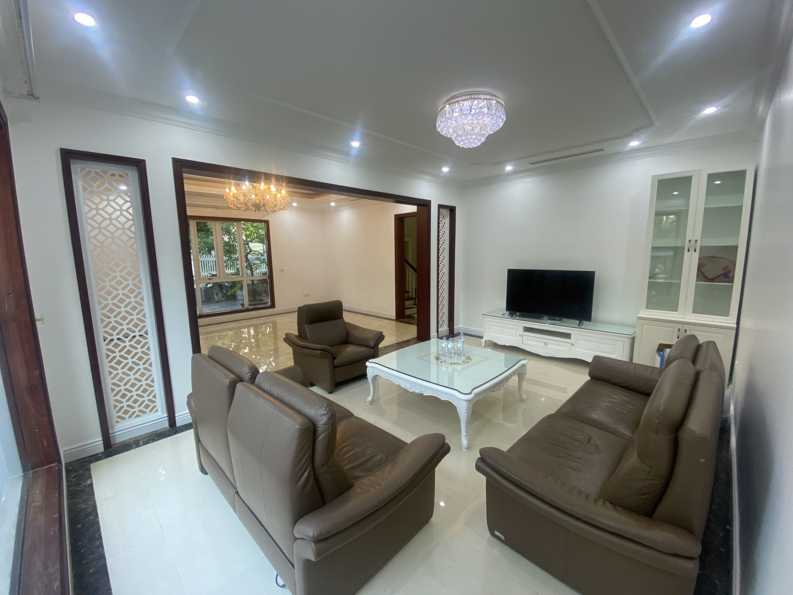 Cho thuê biệt thự 200m2 tòa T2 Ciputra Hà Nội